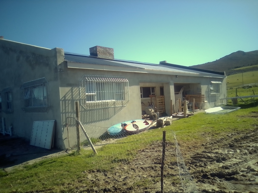 4 Bedroom Property for Sale in Baardskeerdersbos Western Cape